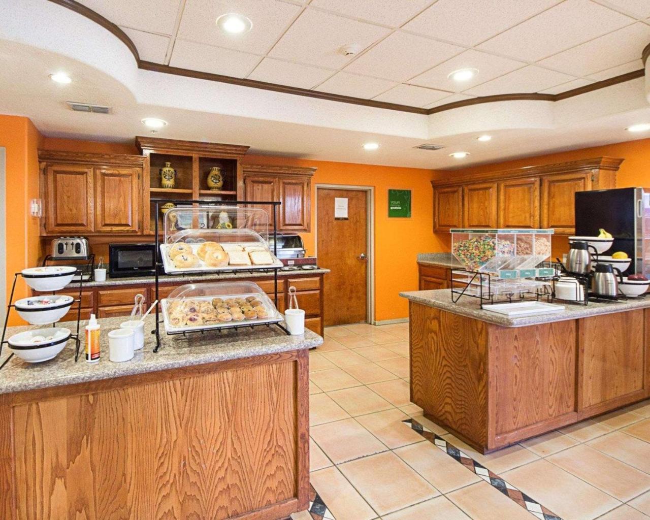 Comfort Inn Near Medical Center Mission Extérieur photo