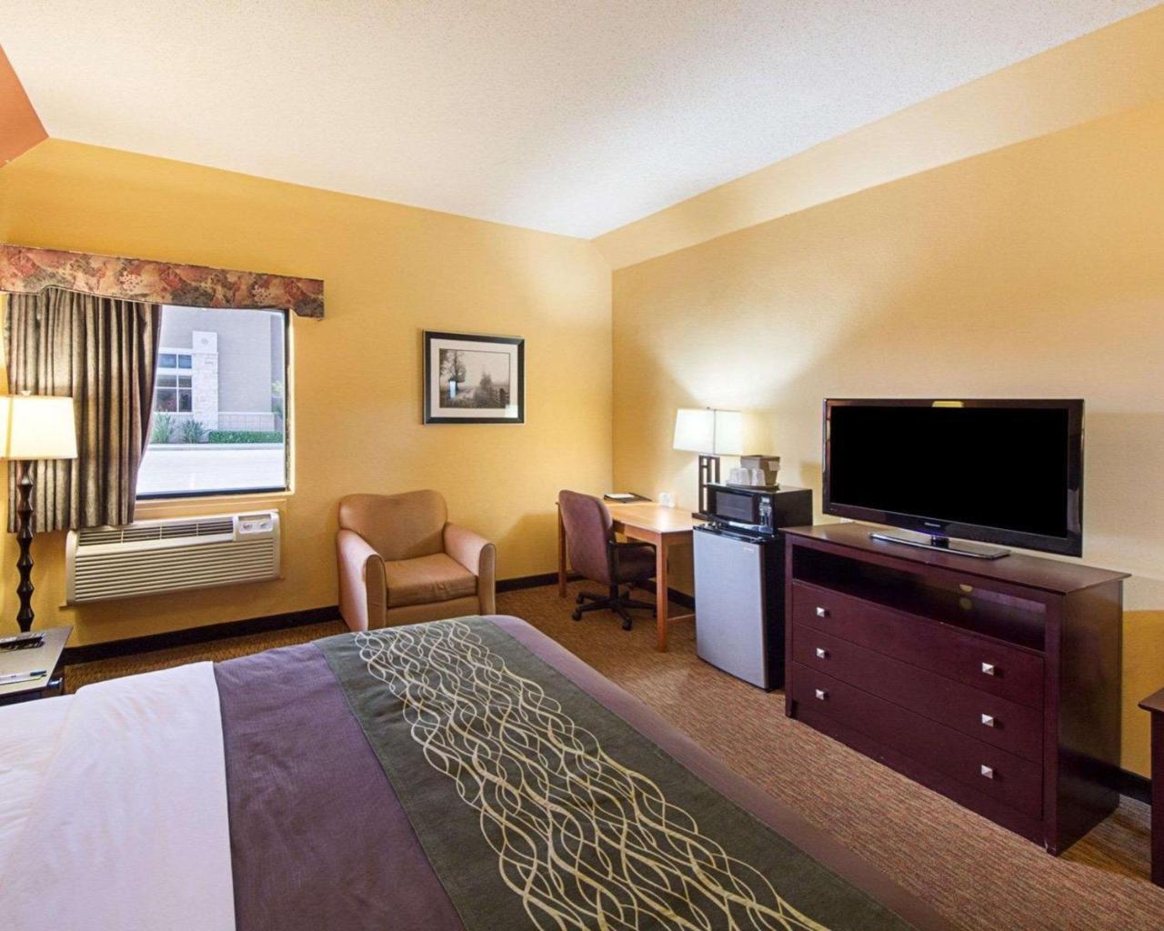 Comfort Inn Near Medical Center Mission Extérieur photo